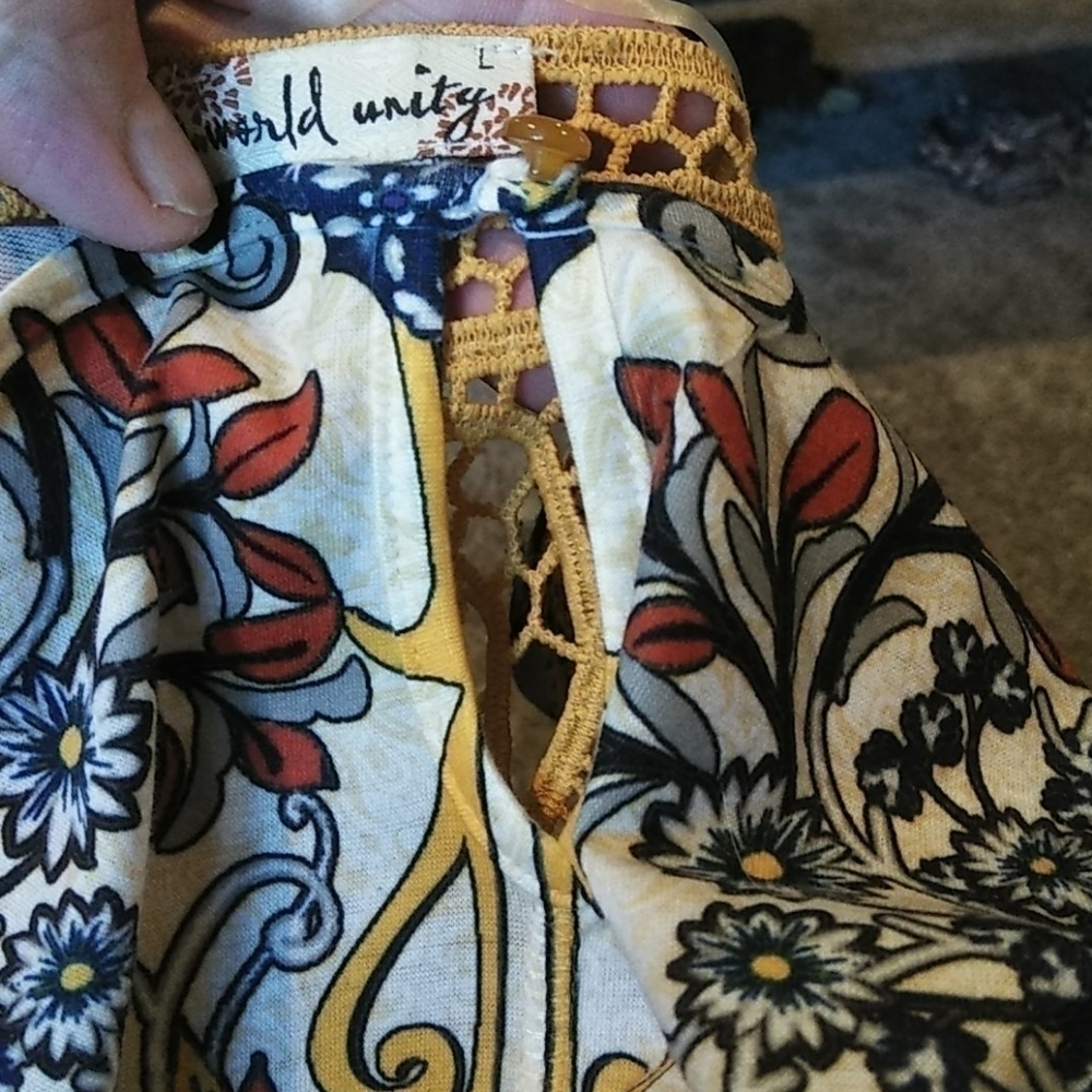 𝅺world Unity Large Boho Top - Picture 7 of 7